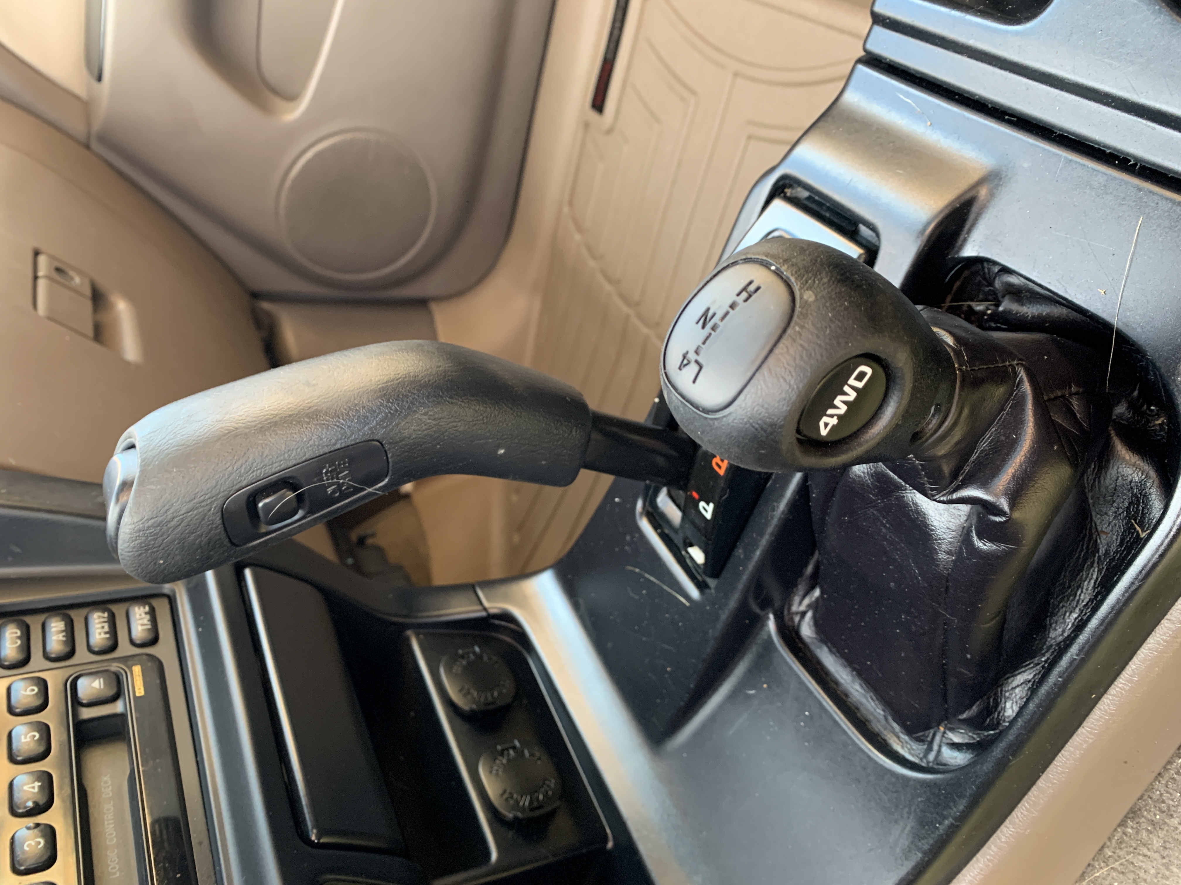 2002 Toyota 4Runner SR5 THIRD GENERATION - 3rd Gen 3.4L V6 4×4 - BEAUTIFUL - RUNS GREAT - HIGH MECHANICAL BASELINE - New Timing Belt, New Waterpump, New Head Gaskets, New Radiator, New Alternator, New Brakes, New Valve Cover Gaskets, New Wildpeak Tires, New Shocks, New Muffler / Exhaust, New HID Headlights, Frame is Clean and solid, Cleaned and Undercoated - MORE — photo 26